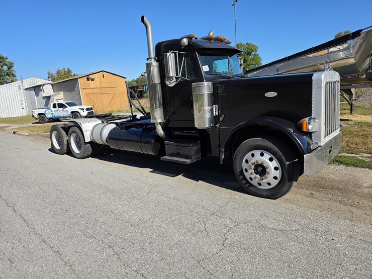 1999-peterbilt-379-image-22