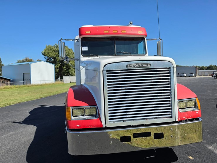 2001-freightliner-fld120-image-20