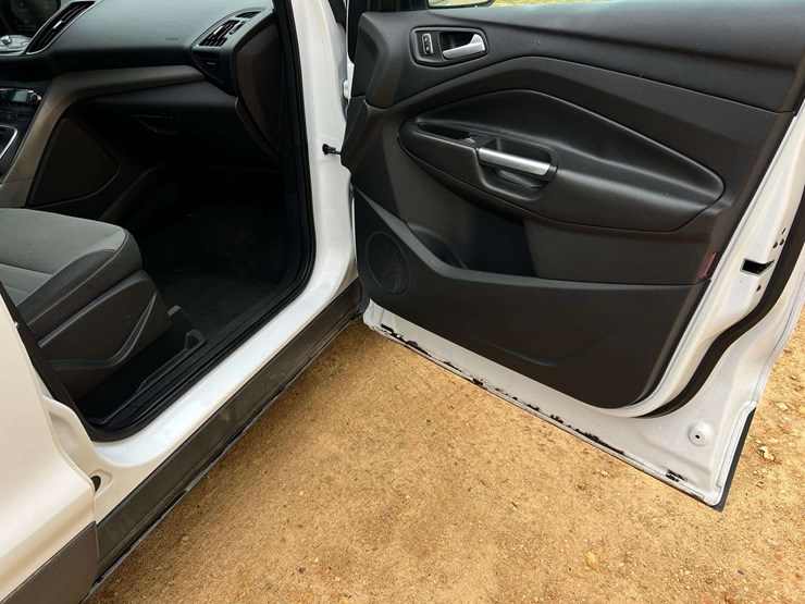 2014-ford-escape-se-image-29
