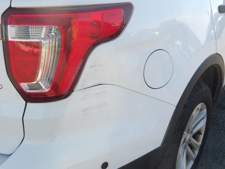2017-ford-explorer-image-6