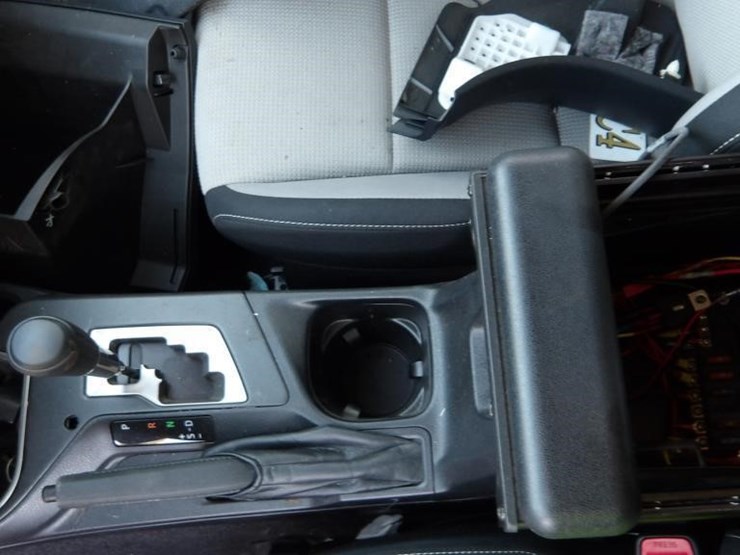 2018-toyota-rav4-xle-image-22
