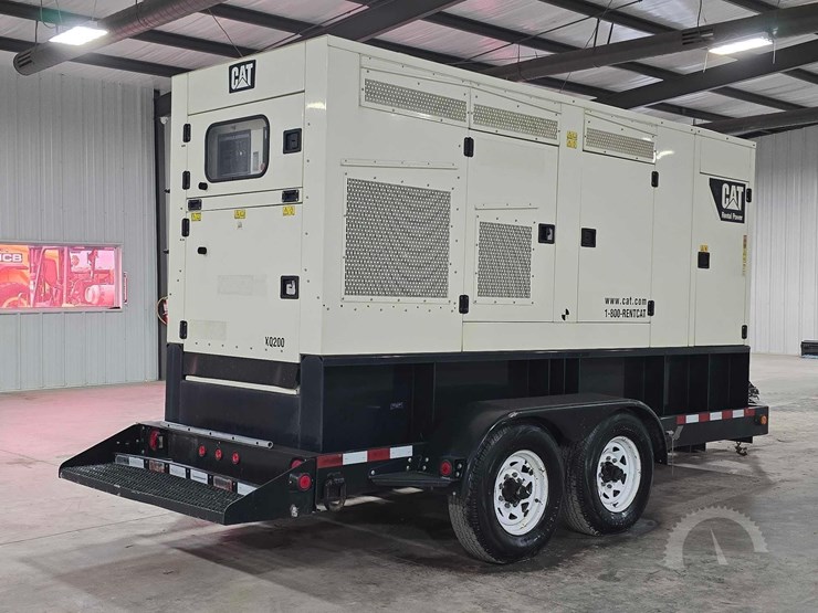 2013-caterpillar-xq200-2-image-3