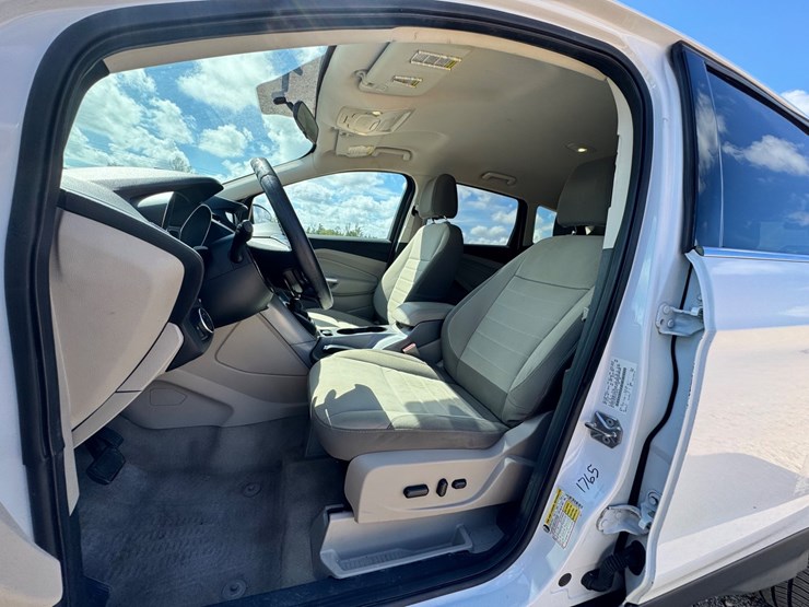 2015-ford-escape-image-13