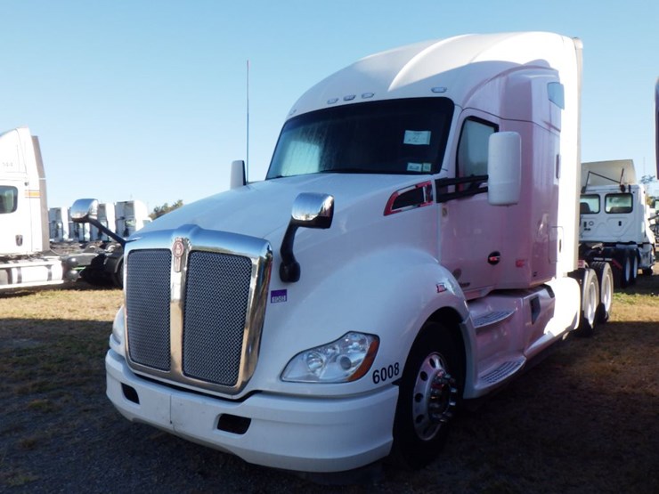 2021-kenworth-t680-image-1