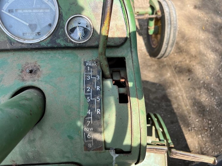 john-deere-3010-image-23