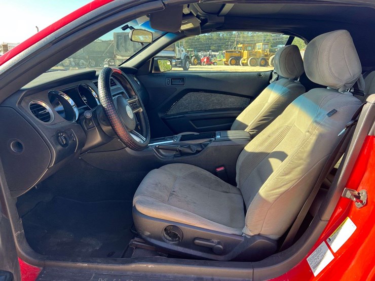 2014-ford-mustang-2-door-coupe-(232,492-miles)-image-12