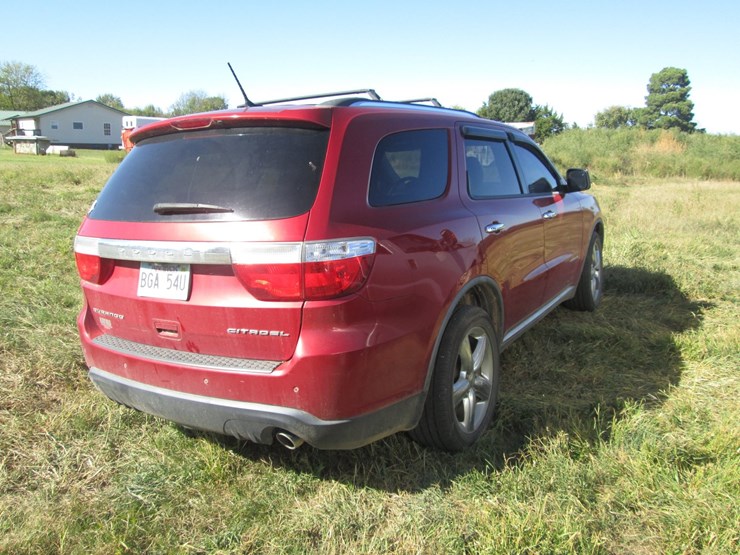 2011-dodge-durango-image-3
