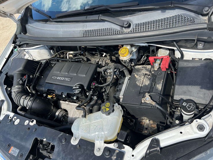 2019-chevrolet-sonic-4-door-sedan-(117,687-miles)-image-8