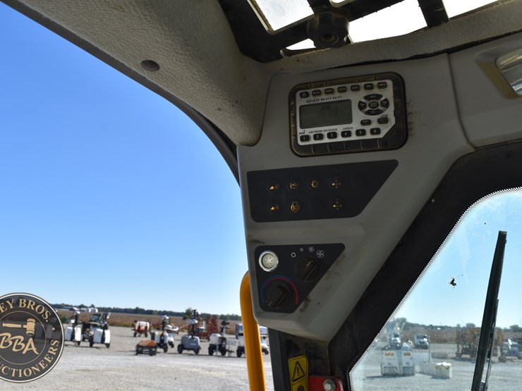 2021-jcb-270t-image-45