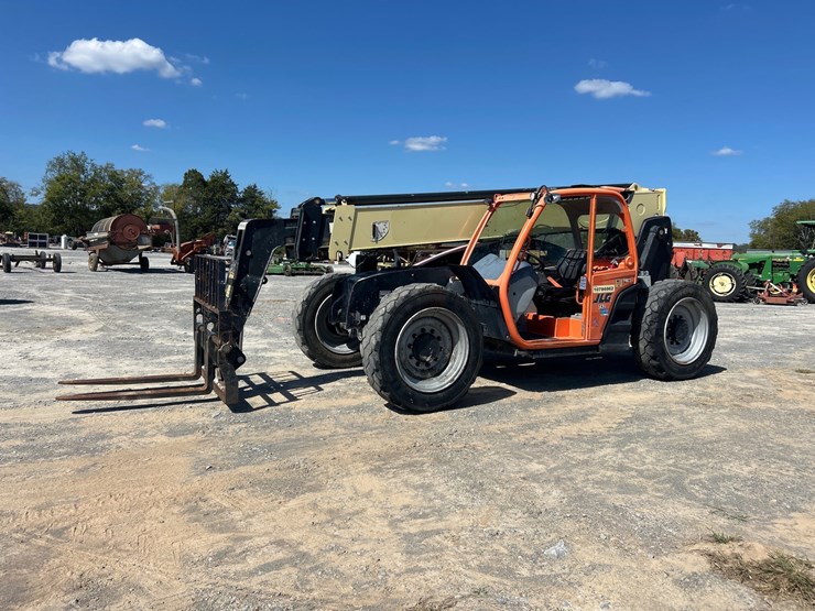 2018-jlg-742-image-2