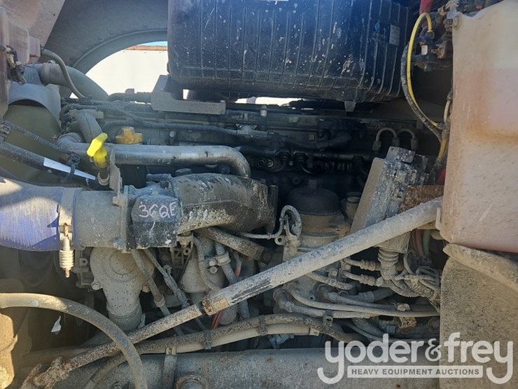 2019-freightliner-122sd-image-22