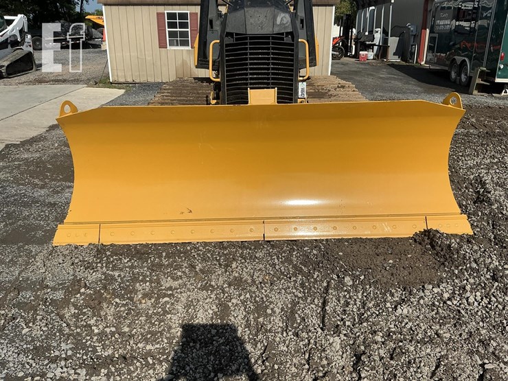 2023-caterpillar-d3-lgp-image-11