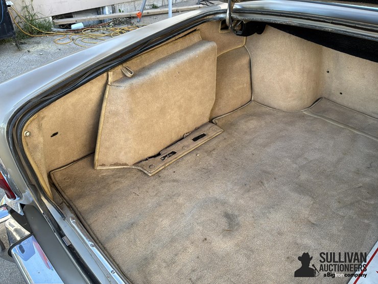1972-rolls-royce-silver-shadow-4-door-sedan-image-13