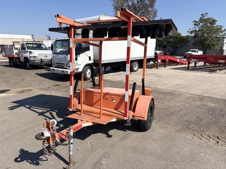 2011-myers-&-sons-gb4001-arrowboard-trailer-image-1
