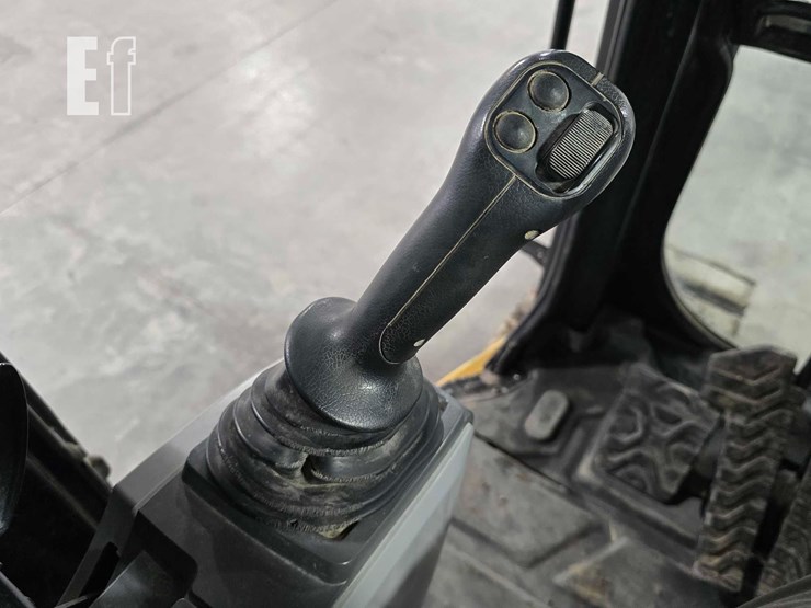 2019-caterpillar-315f-lcr-image-12