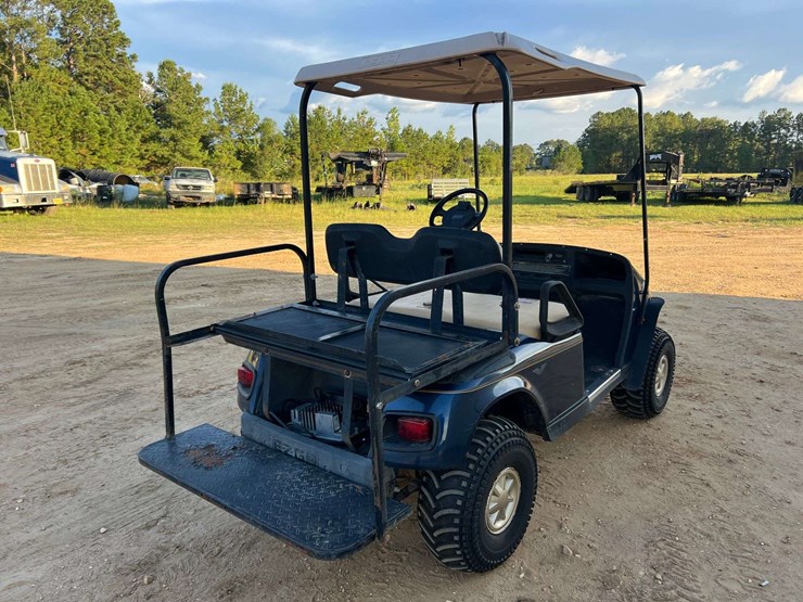 e-z-go-txt-electric-golf-cart-custom-lifted-image-3