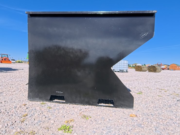 #3032-•-new-2-yard-skid-steer-trash-hopper-image-1
