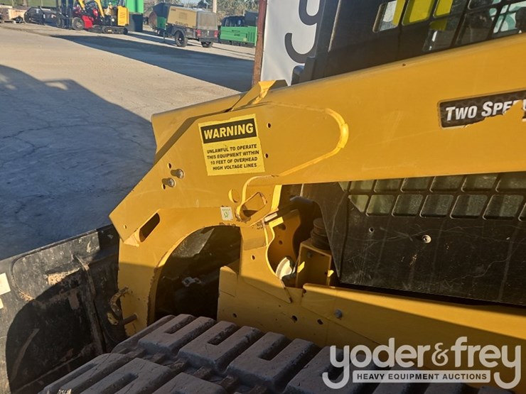 2021-caterpillar-299d3-image-13