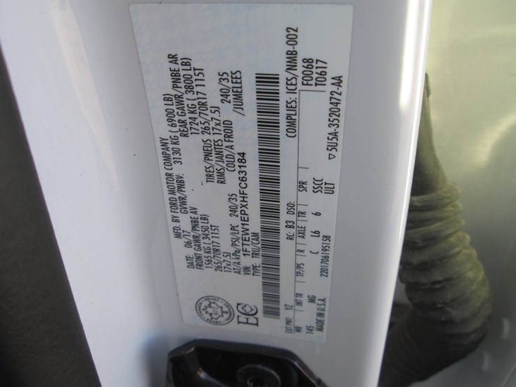 2017-ford-f150-image-32