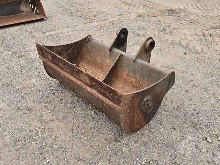 36-inch-ditching-bucket-image-1