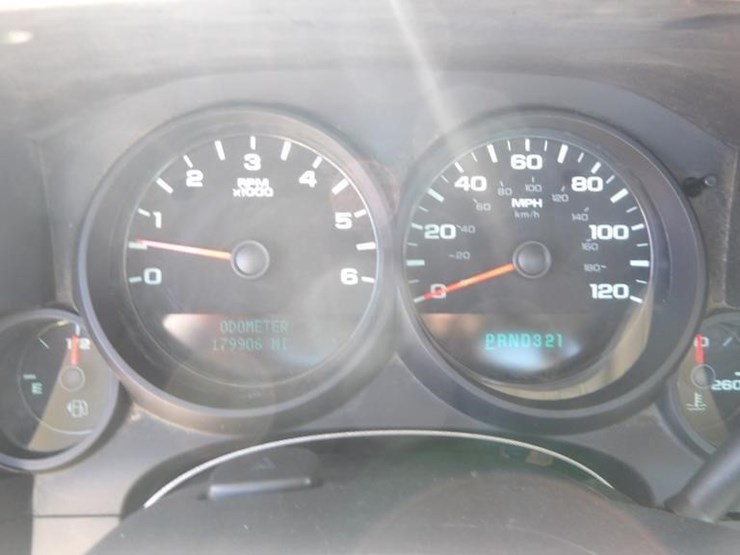 2009-chevrolet-silverado-pickup-truck-image-14