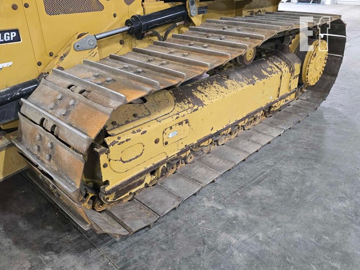 2022-caterpillar-d3-lgp-image-30