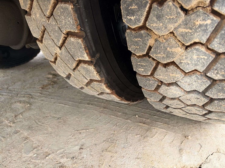 2013-international-durastar-4300-image-23