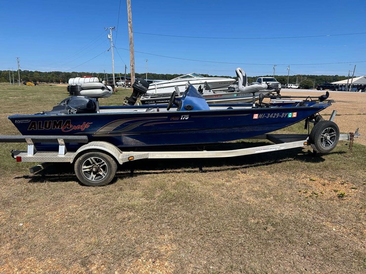 2015-aluma-craft-pro-175-aluminum-bass-boat-w/70-hp-yamaha-outboard-&-trailer-image-2