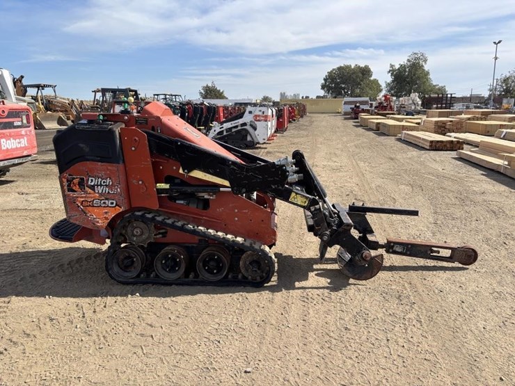 2018-ditch-witch-sk600-image-7