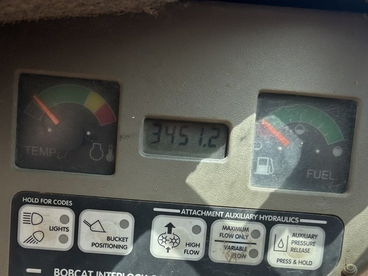 2005-bobcat-t190-image-12