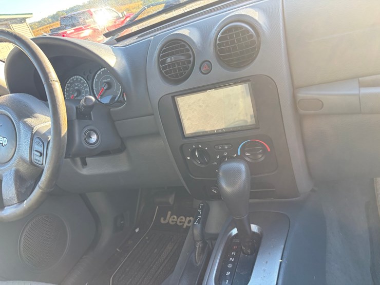 2005-jeep-liberty-image-34