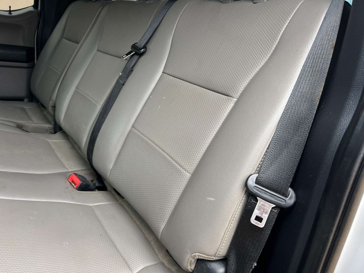 2022-ford-f350-image-24