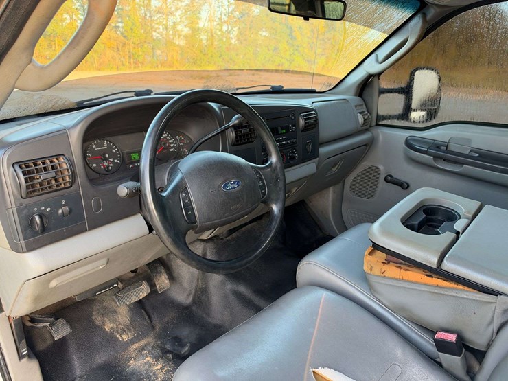 2007-ford-f550-image-11