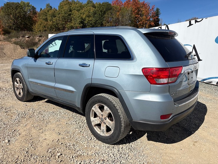 2012-jeep-grand-cherokee-image-3