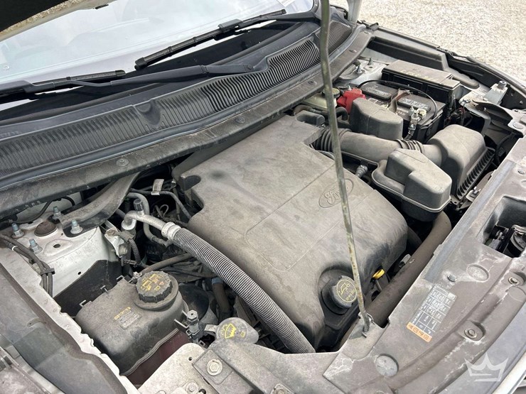 2016-ford-explorer-image-9