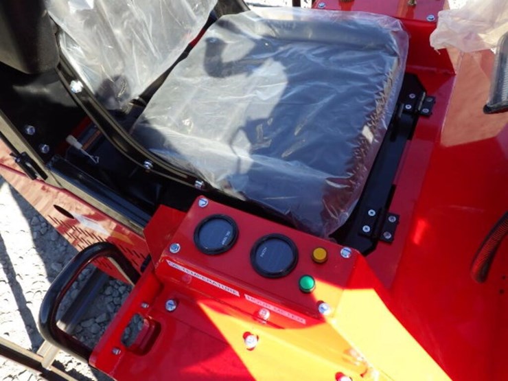 2026-agt-sda-140w-skid-steer-loader-image-16