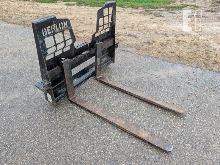 berlon-walk-through-pallet-forks-image-4