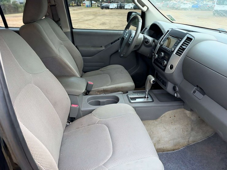 2015-nissan-frontier-image-18