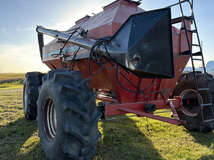 case-ih-3400-image-25
