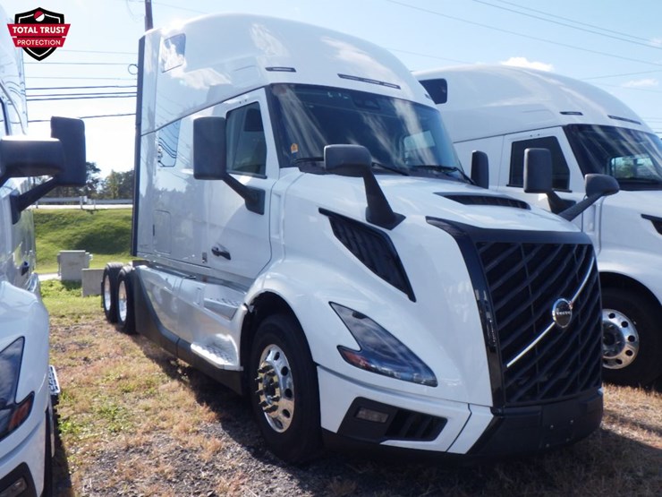 2025-volvo-vnl860-image-3