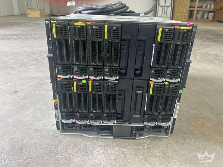 hp-blade-chassis-with-12-servers-image-3