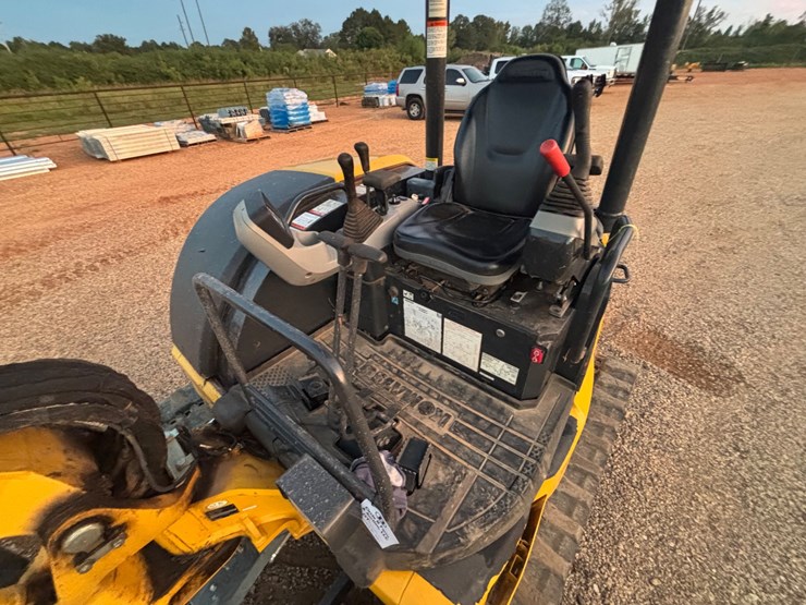 2021-komatsu-pc55mr-image-10