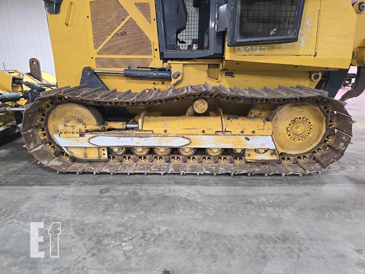 2022-deere-650k-lgp-image-23