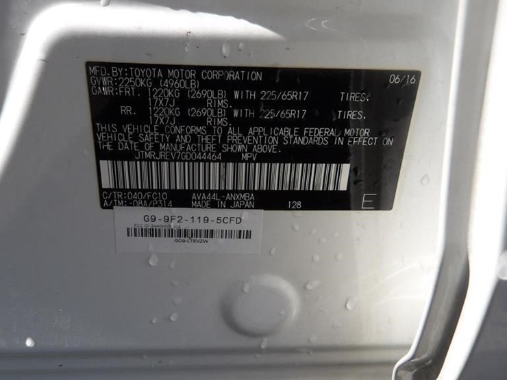 2016-toyota-rav4-xle-image-25