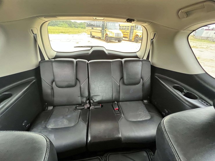 2012-infiniti-qx56-image-16