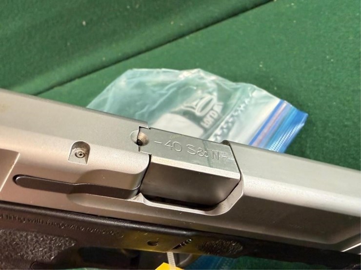 smith-&-wesson-mdl.sd40-ve-40-s&w-pistol-image-7
