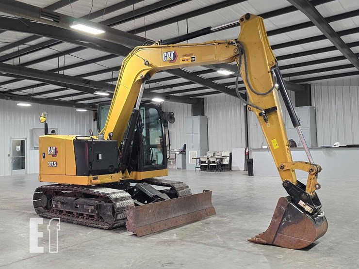 2021-caterpillar-307.5-image-2
