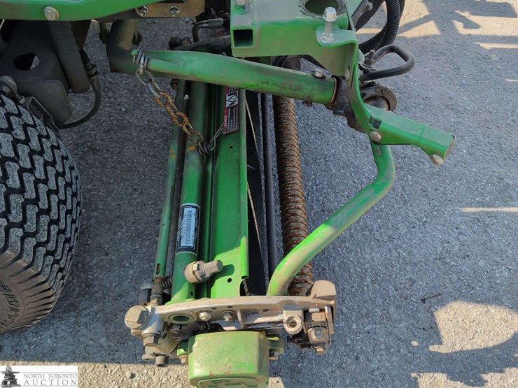 2015-john-deere-2500-image-11
