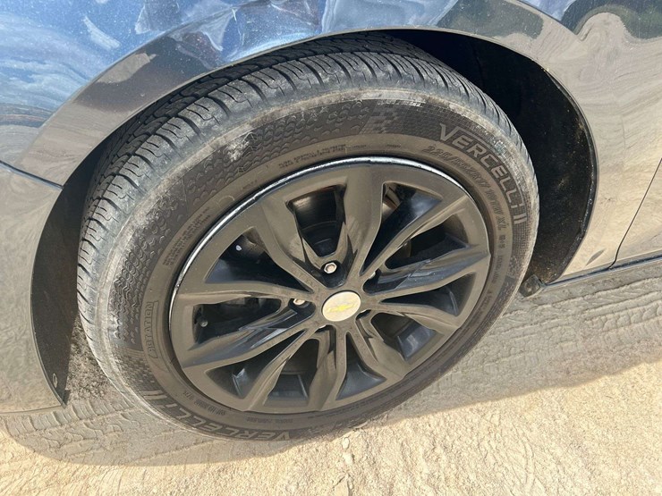 2020-chevrolet-malibu-4-door-sedan-(140,570-miles)-image-24