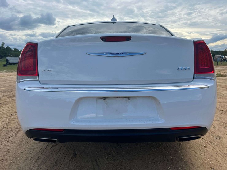 2020-chrysler-300-awd-3.6l-v6-sedan-(166,122-miles)-image-6